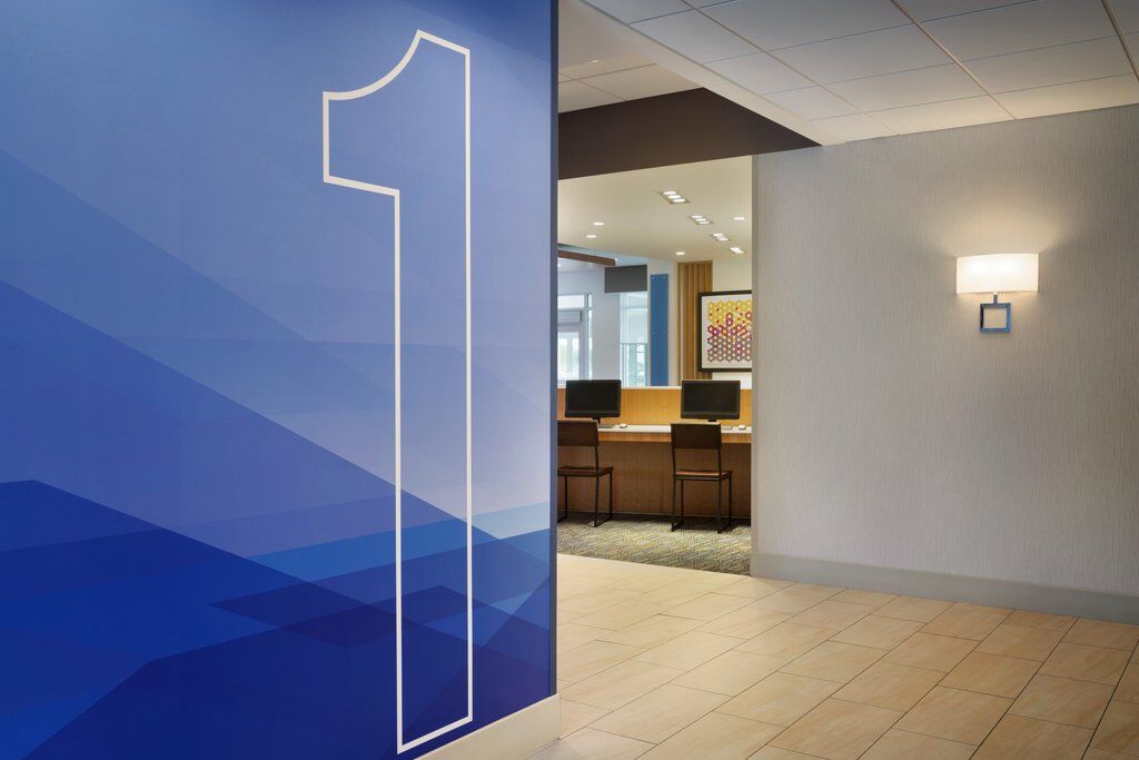 Holiday Inn Express Williamsburg By Ihg Exterior photo